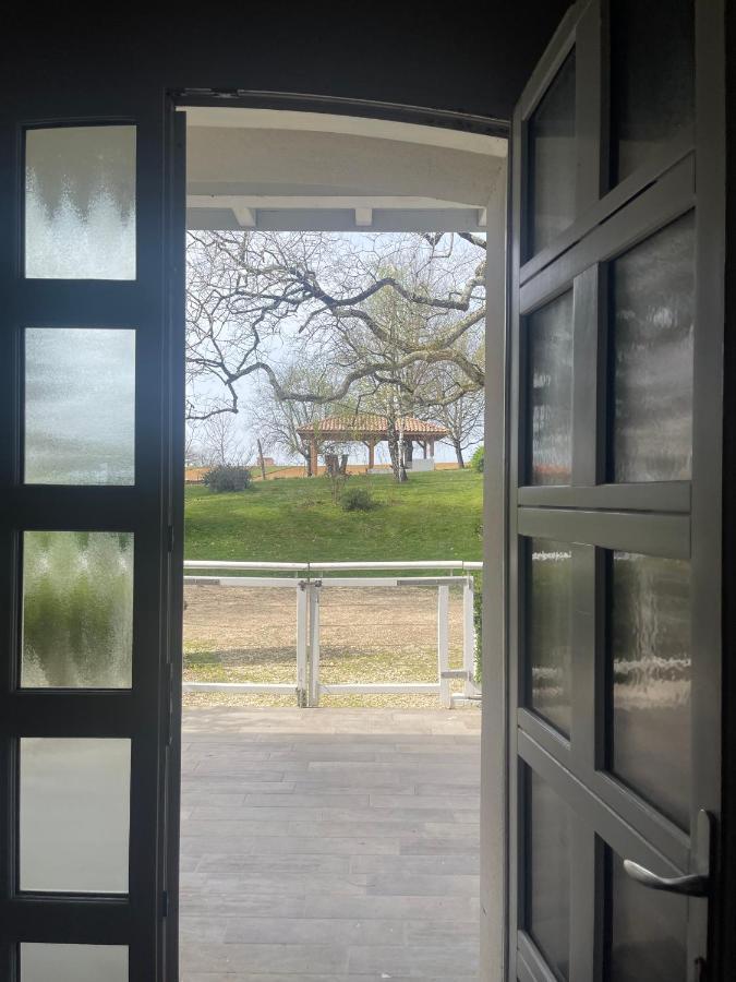 Domaine Des Peyries - Chambres Et Table D'Hotes Saint-Barthelemy-d'Agenais Bagian luar foto