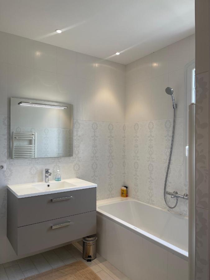 Domaine Des Peyries - Chambres Et Table D'Hotes Saint-Barthelemy-d'Agenais Bagian luar foto