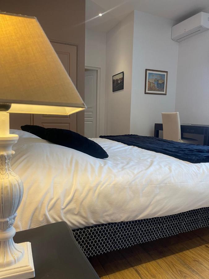 Domaine Des Peyries - Chambres Et Table D'Hotes Saint-Barthelemy-d'Agenais Bagian luar foto