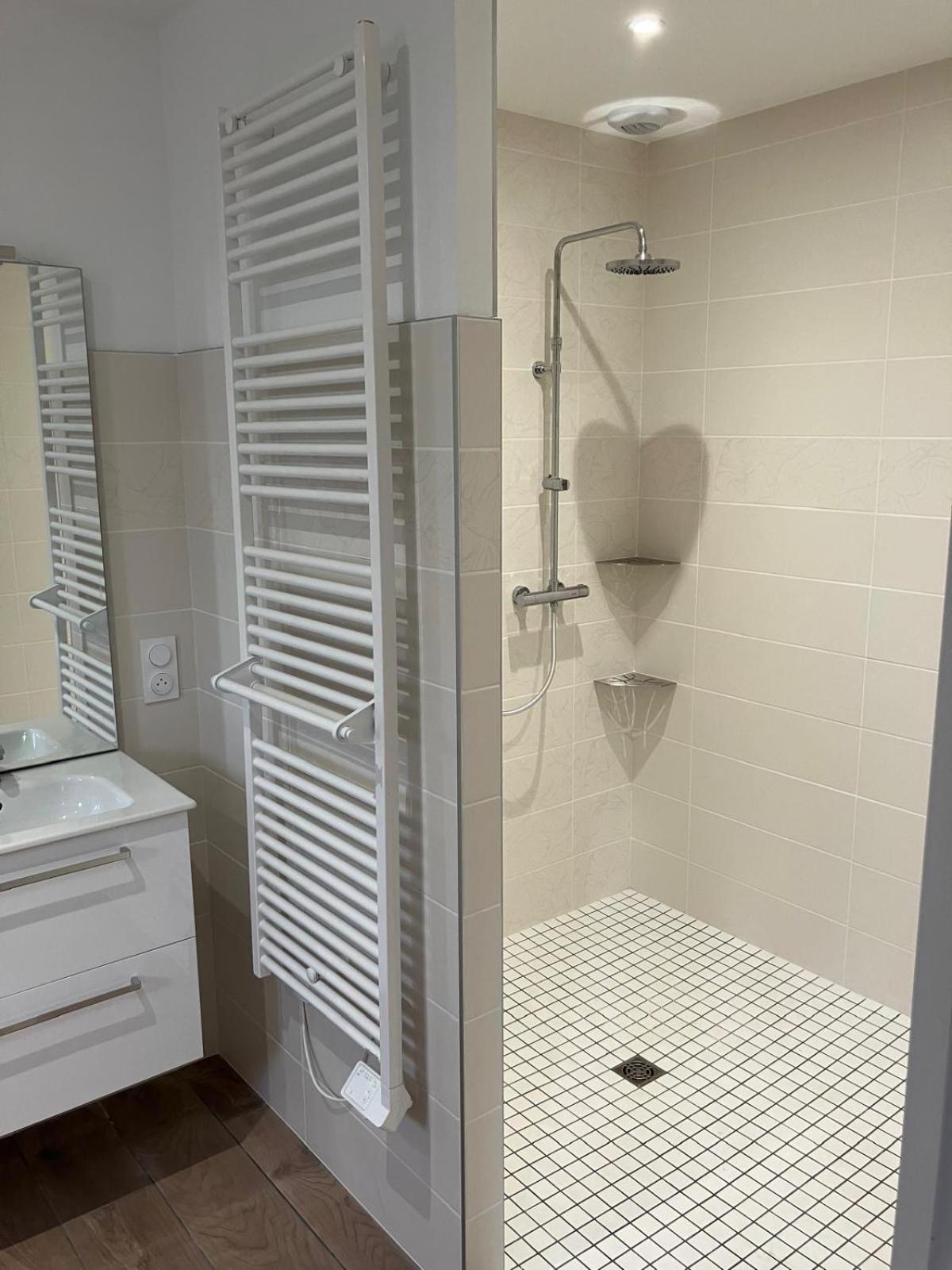 Domaine Des Peyries - Chambres Et Table D'Hotes Saint-Barthelemy-d'Agenais Bagian luar foto